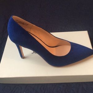Blue suede feel pumps